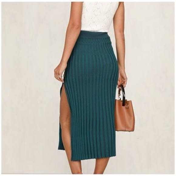 Green Rib Knit High Slit Buttoned Midi Skirt - Picture 2 of 8